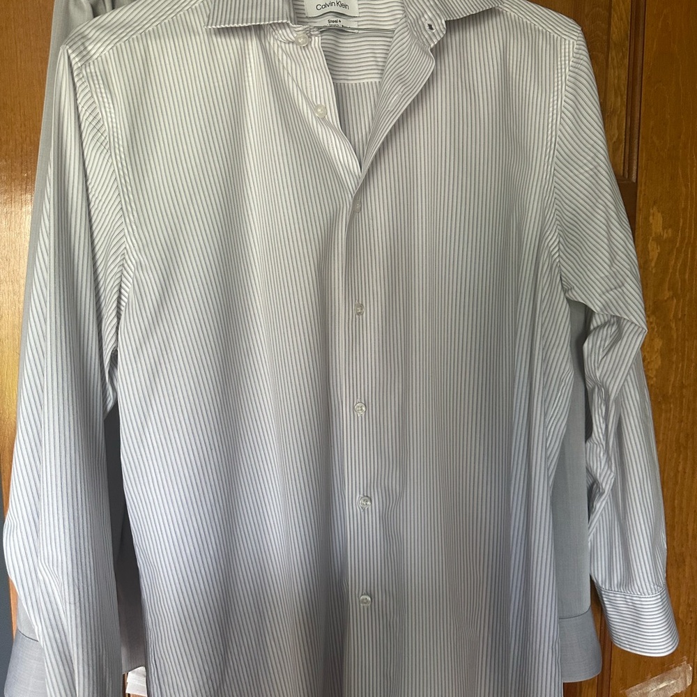 Calvin Klein Men's Striped Gray Shirt (15.5, 32/33)